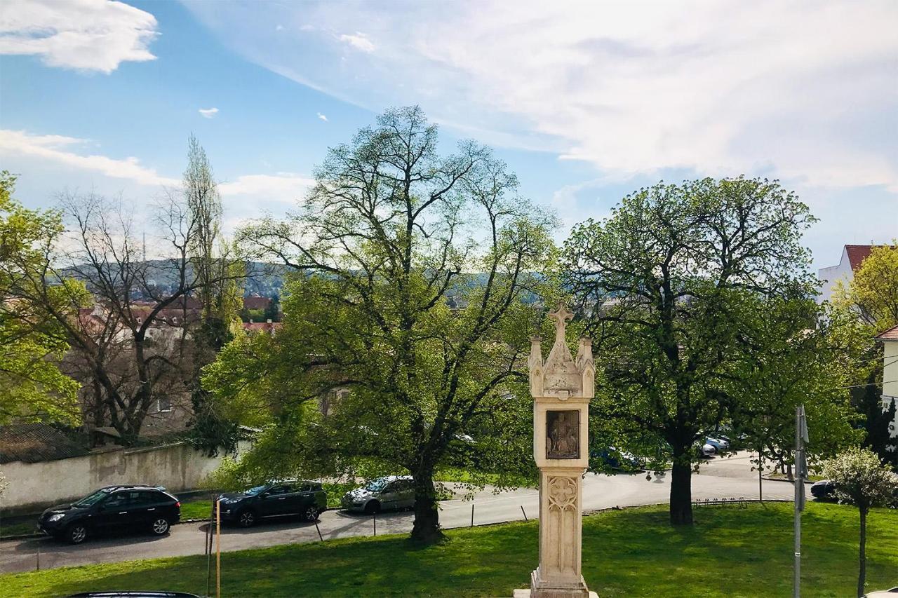 Flora Lak Daire Sopron Dış mekan fotoğraf